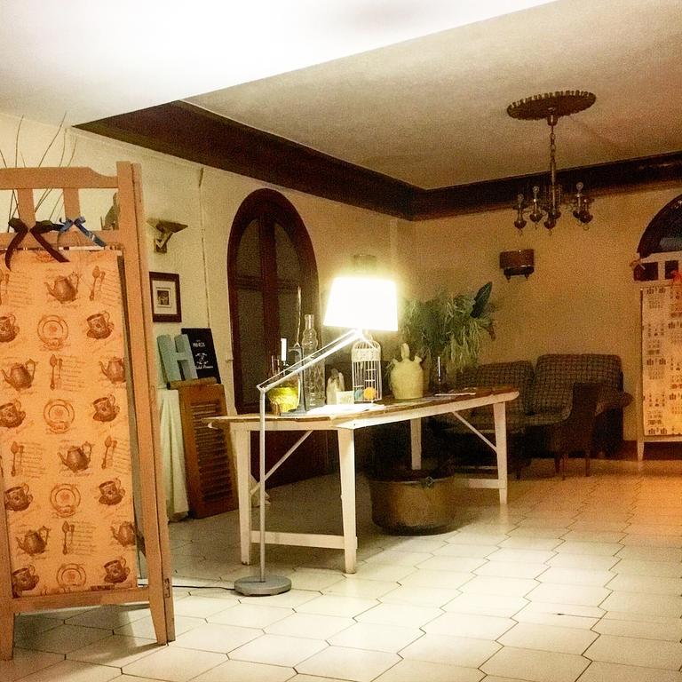 Hostal Pirineos Barbastro Bagian luar foto