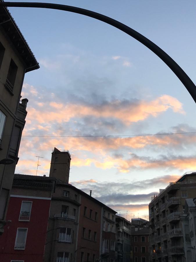 Hostal Pirineos Barbastro Bagian luar foto